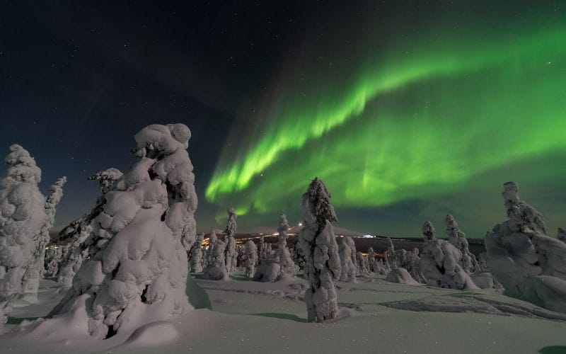 finlande laponie aurores boreales hiver neige poudreuse forets o-nord