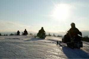 finlande laponie safari motoneige luosto sommet colline journee neige o-nord
