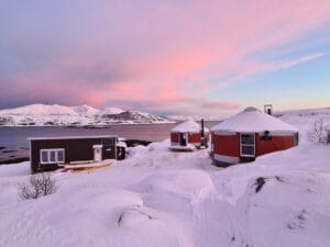 norvege laponie tromso ile de Rebbenesøya yourte typique authentique jour hiver o-nord