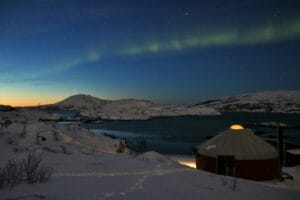 norvege laponie tromso ile de Rebbenesøya yourte typique authentique aurore boreale nuit hiver o-nord