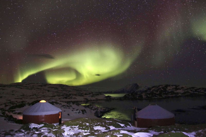 norvege laponie tromso ile de Rebbenesøya yourte typique authentique aurore boreale nuit hiver o-nord