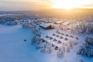 finlande laponie inari wilderness hotel vue aerienne foret neige hiver o-nord