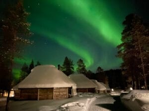 finlande laponie inari hotel wilderness nangu aurora log cabin lac neige o-nord