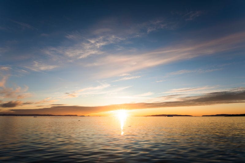 groenland ilulissat coucher de soleil cote ouest ocean o-nord