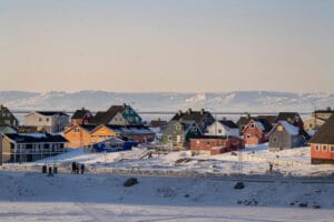Groenland Ilulissat ville hiver maisons colorees balade o-nord