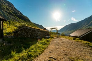 norvege jotunheimen randonnee paysage vue spectaculaire randonneurs ete sommet chalet gjendines exterieur gjendebu o-nord