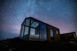 islande panorama glass lodges insolite vue exterieure ciel etoile nature isole voyage luxe o-nord
