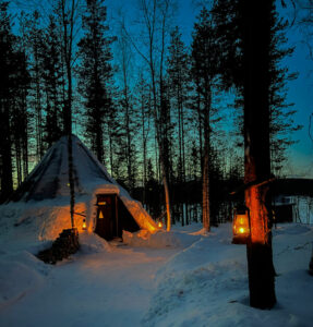 finlande laponie rovaniemi skyfire village teepee restaurant nature neige foret authentique voyage o-nord