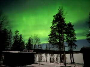 finlande laponie rovaniemi skyfire village jacuzzi exterieur nature neige foret authentique voyage o-nord