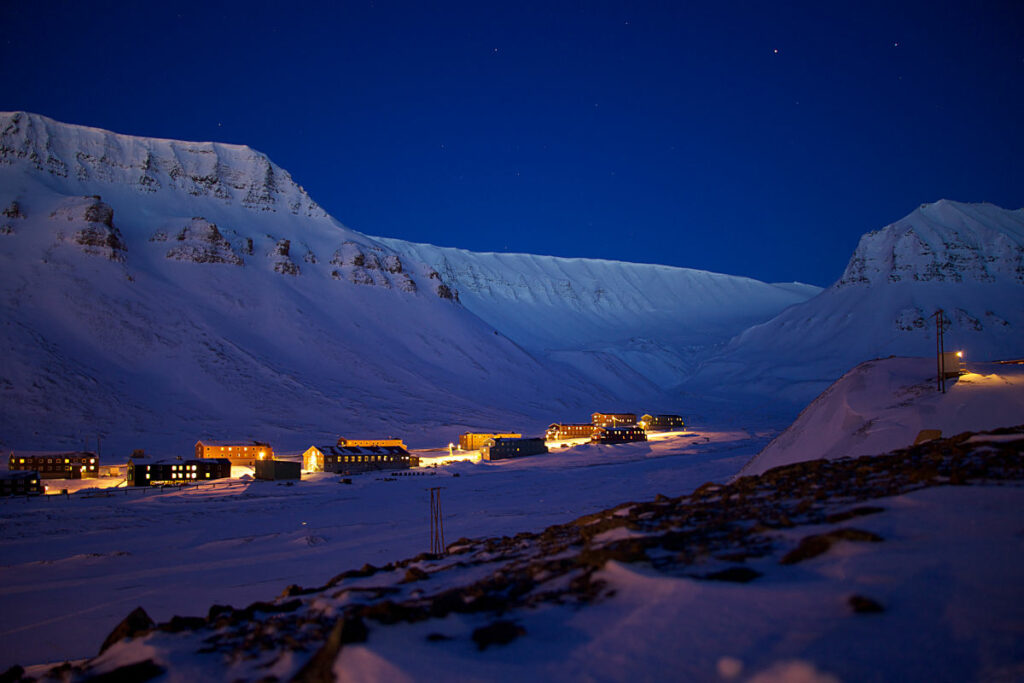 norvege spitzberg longyearbyen sejour aurores boreales nuit polaire voyage o-nord norway spisbergen stay northern lights polar night travel