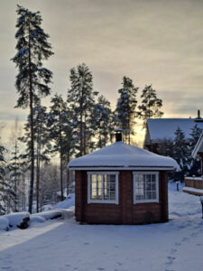 finlande tahko chalet exterieur neige foret hiver barbecue voyage o-nord