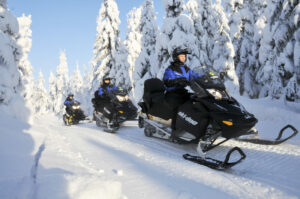 finlande vuokatti sejour safari motoneige neige poudreuse arbres voyage o-nord