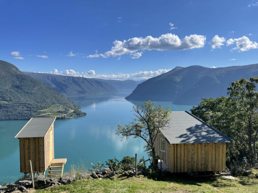 norvege hafslo sognefjord vue incroyable raaum gard montagne cabane voyage o-nord