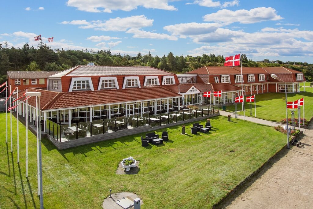 danemark nord jutland hotel pinenhus exterieur nature voyage o-nord
