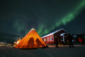norvège alta croisière aurore boréale maison paysage observation voyage o-nord
