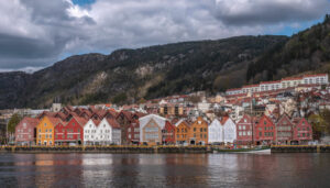 norvège bergen ville couleur croisière montagnes port paysage voyage o-nord