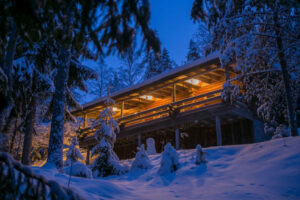 Hawkhill Cottage Resort Villa Eino chalet nature neige lac bois paysage luxe voyage o-nord