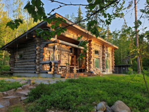 Hawkhill Cottage Resort Villa Maria chalet nature lac bois paysage luxe voyage o-nord