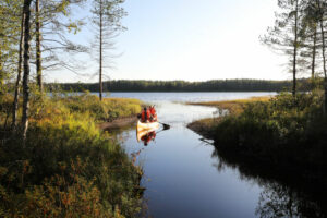 finlande villa cone beach extérieur nature paysage lac activités été canoë luxe voyage o-nord