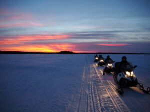 finlande villa cone beach extérieur nature paysage neige motoneige groupe activités hiver soleil voyage o-nord
