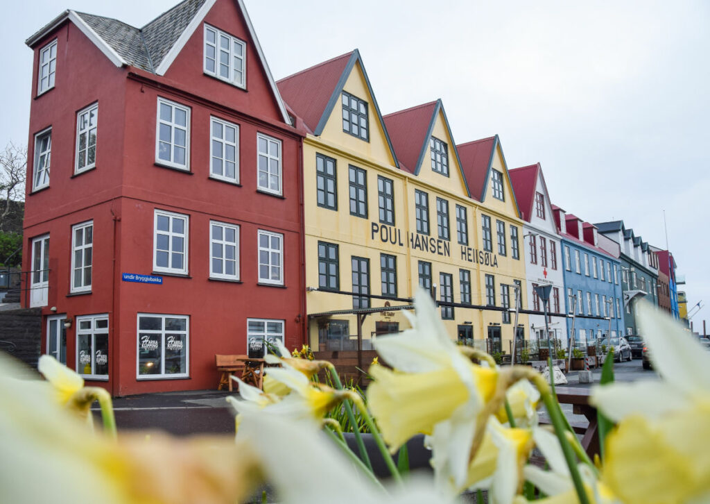 Féroé Tórshavn Undir Bryggjubakka ville capitale fleurs maison colorées voyages o-nord