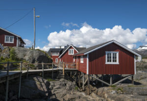 norvege lofoten rorbu svinoya svolvaer traditionnel exterieur voyage o-nord