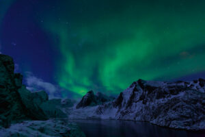 norvege lofoten svolvaer aurores boreales montagnes neige voyage o-nord