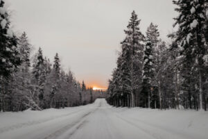 finlande laponie levi oloresort leve de soleil route foret voyage o-nord