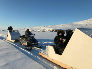 Canada Nunavut Qikiqtarjuaq Arctic Kingdom Printemps Banquise Motoneige Qamutiik voyage o-nord