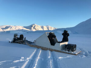 Canada Nunavut Pond Inlet Arctic Kingdom Banquise Glace Motoneige Traîneau Qamutik voyage o-nord