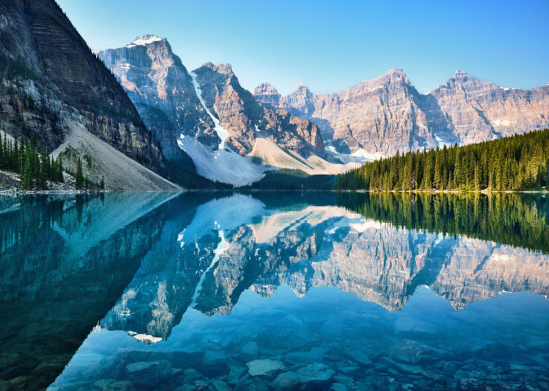 Canada Colombie Britannique Jasper Discover Canada Tours Moraine Lake Montagnes Forêts Lac Translucide voyage o-nord