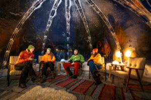 Norvège Laponie Alta Eco Lodge Onga hiver igloo de verre aurora dome salon aurores boréales voyage o-nord