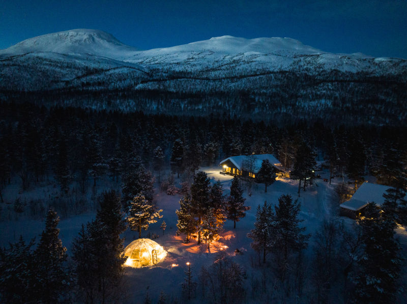 Norvège Laponie Alta Eco Lodge Onga hiver neige montagnes gelée forêt aurora dome nuit panorama voyage o-nord