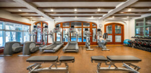 Canada Alberta Banff Post Hotel Spa salle de gym sport salle voyage o-nord