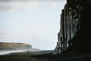 Islande Reykjavik Reynisfjara côte sud plage sable noir falaise océan voyages o-nord