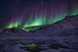 Goenland Sisimiut aurores boréales montagnes glace nuit voyages o-nord