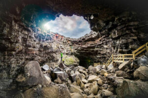 Islande Reykjavik Grotte de lave Víðgelmir visite guidée Eclipse solaire totale 2026 voyages o-nord