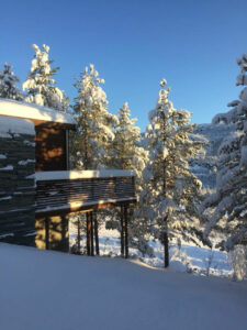 Norvège Alta Bjørnfjell Mountain Lodge extérieur neige forêt hiver voyages o-nord
