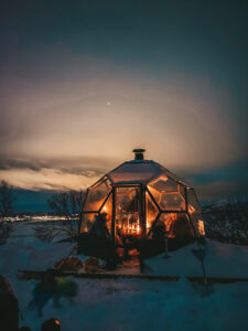 Norvège Alta Bjørnfjell Mountain Lodge hutte verre nuit polaire hiver voyages o-nord