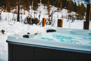 Norvège Alta Bjørnfjell Mountain Lodge jacuzzi hiver voyages o-nord