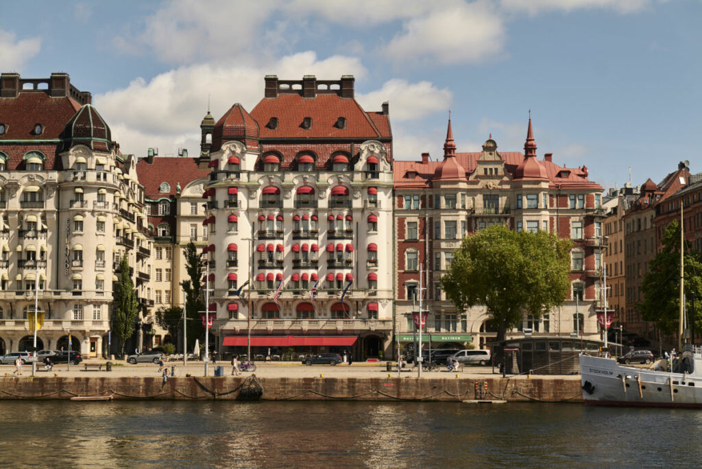 Suède Stockholm capitale Hotel Diplomat extérieur Strandvägen Art nouveau charme historique confort archipel canal voyages o-nord