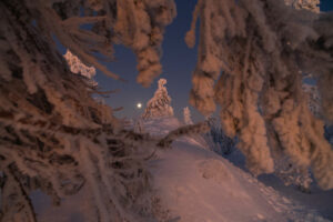Finlande Laponie Pikku-Syöte paysage hivernal collines neige lune voyages o-nord