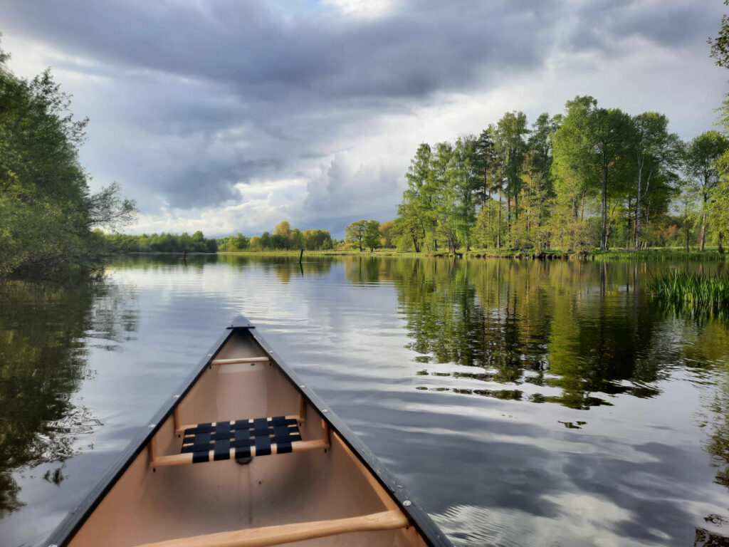Suède Hallstahammar Lakeside Adventures activités vue lac forêt barque canoë vpyages o-nord