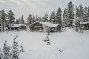 Finlande Ruka Rukan Salonki Resort neige hiver forêt chalet maison bois paysage voyages o-nord