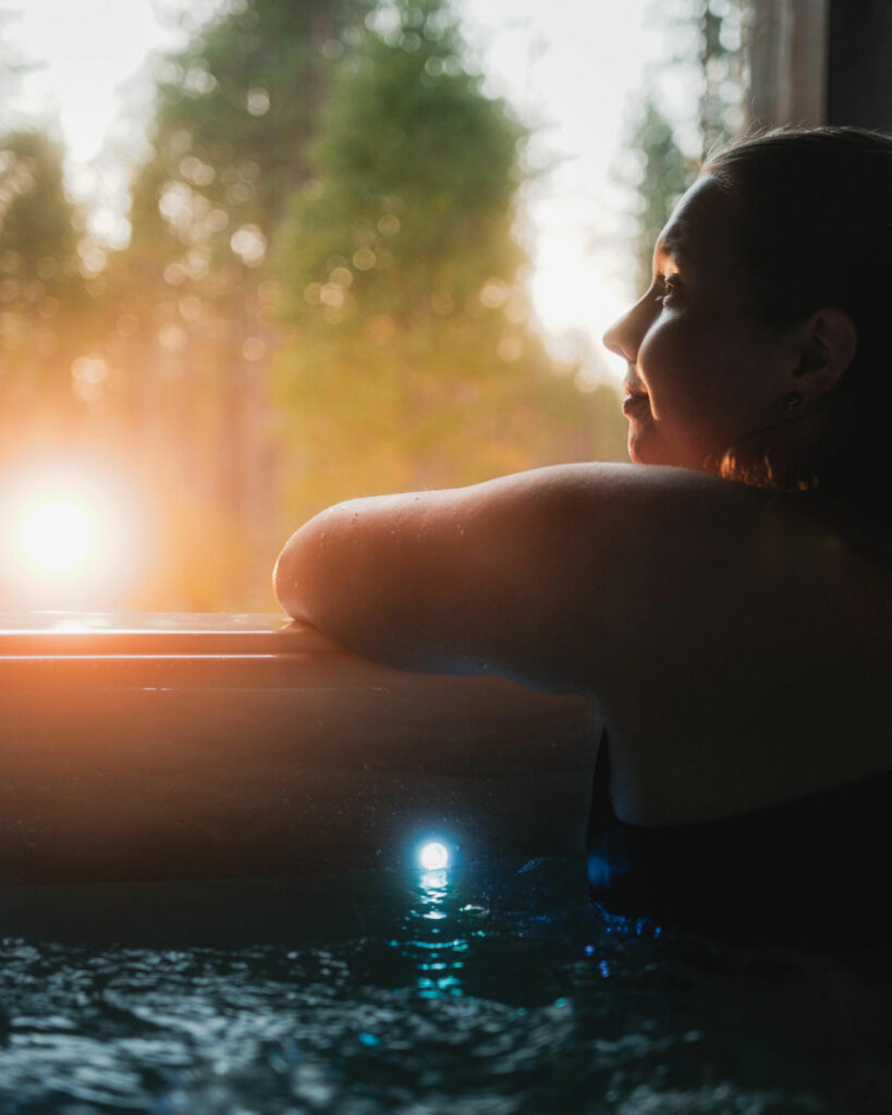 Finlande Laponie Ranua Resort aventure été soleil minuit jacuzzi détente sauna nature voyage o-nord