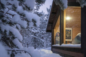 Finlande Laponie Levi séjour aventure nature chiens chalet bois chaleur husky neige foret voyages o-nord