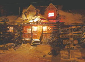 Canada Manitoba Churchill séjour aventure ultime ours polaires lazy bear lodge neige automne chalet voyage o-nord