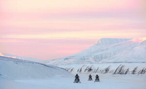 Norvège Spitzberg Longearbyen séjour aventure motoneige montagnes hiver paysages voyages o-nord