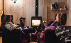 Norvège Spitzberg Longearbyen séjour aventure motoneige salon détente poele repos voyages o-nord