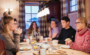 Norvège Spitzberg Longearbyen séjour aventure motoneige repas famille voyages o-nord